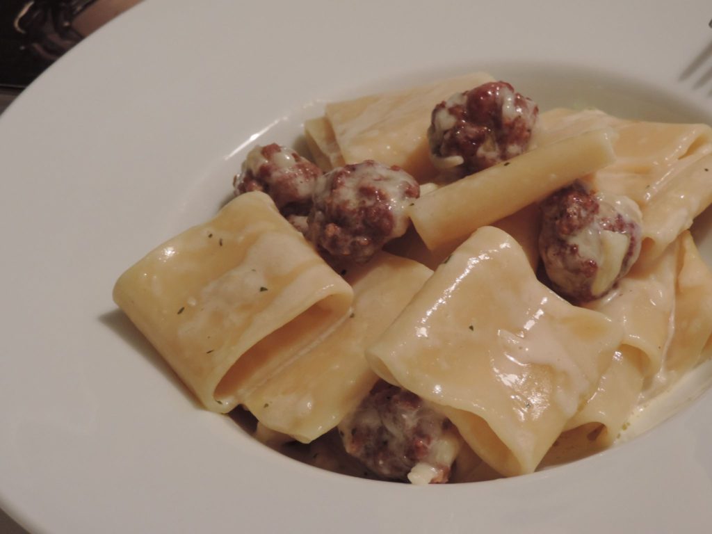 Jamie Oliver carbonara cu carnati Ruxandra Luca