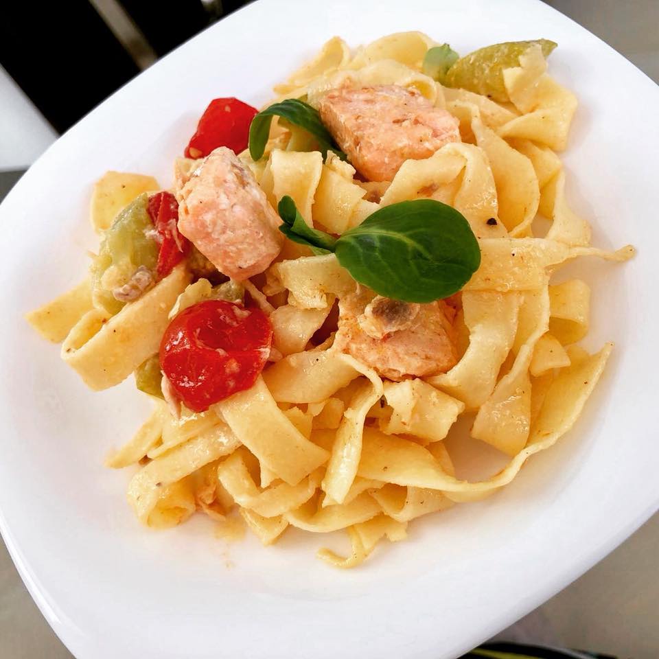 tagliatele delicioase cu somon