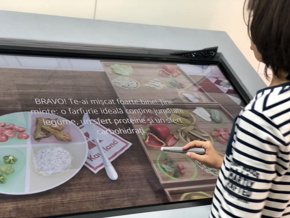 Akademia Kinderland, imprietenim copiii cu mancarea sanatoasa