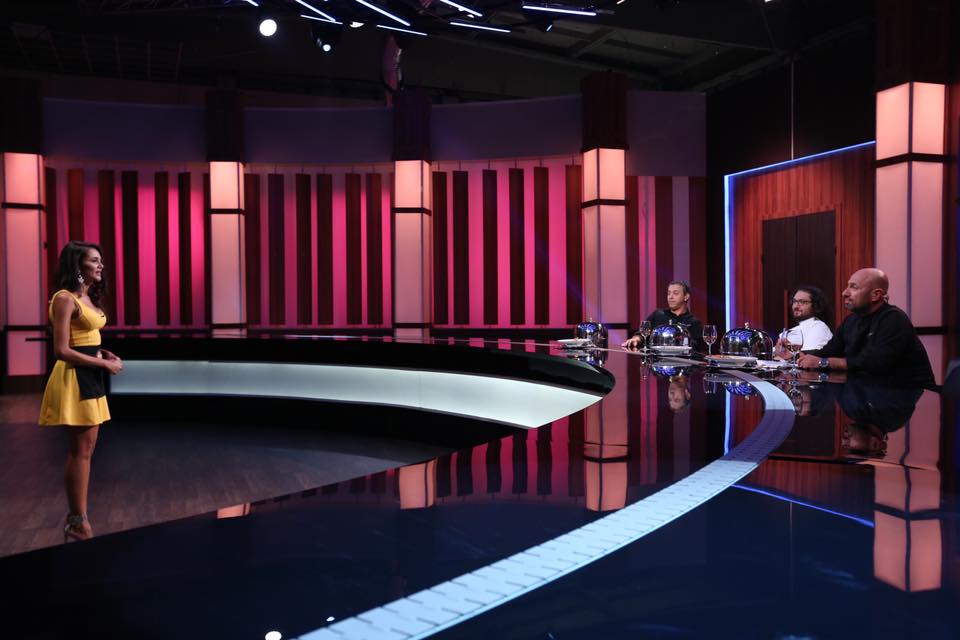 Ruxandra Luca, Chefi la cutite