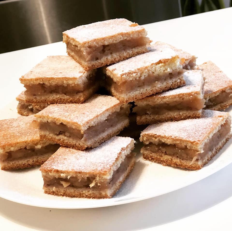 reteta placinta cu mere