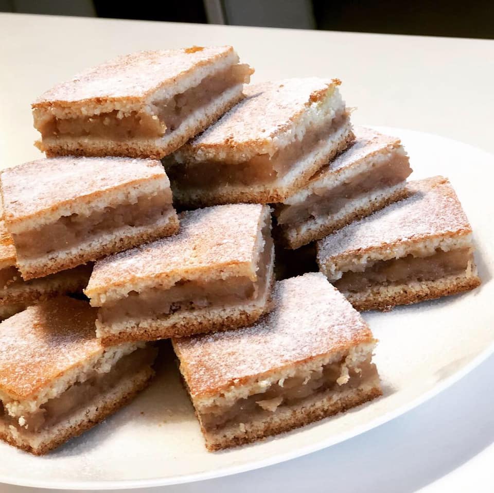 reteta placinta cu mere