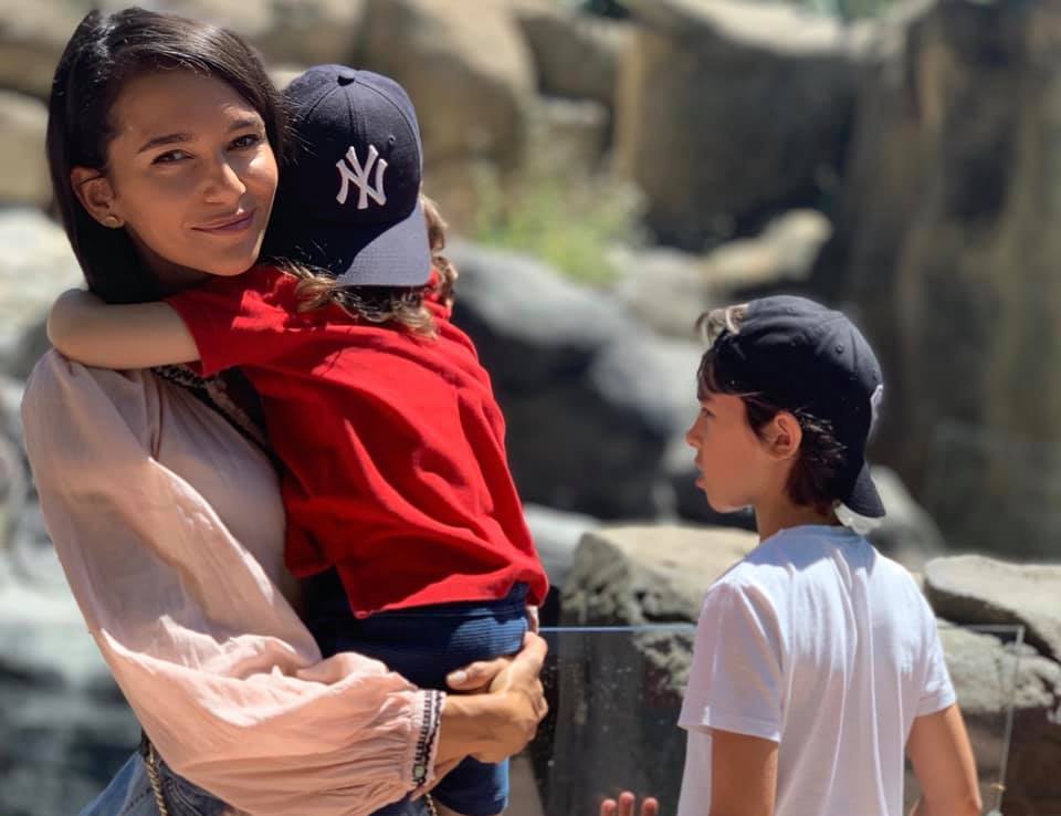 Copiii se desprind de noi, ușor, ușor