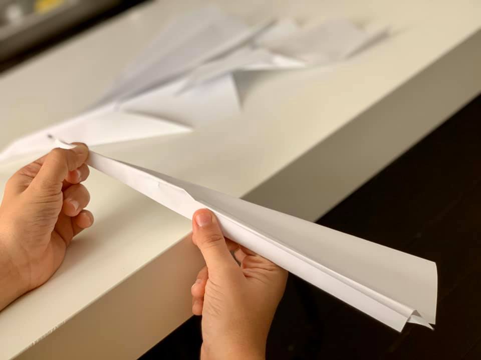 10 activități ca altă dată, care să îți țină copilul ocupat și departe de ecrane