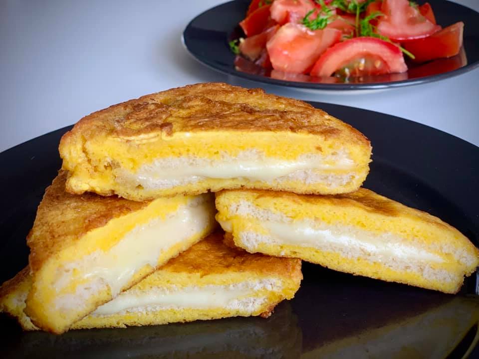 Sandviș delicios pentru micul dejun