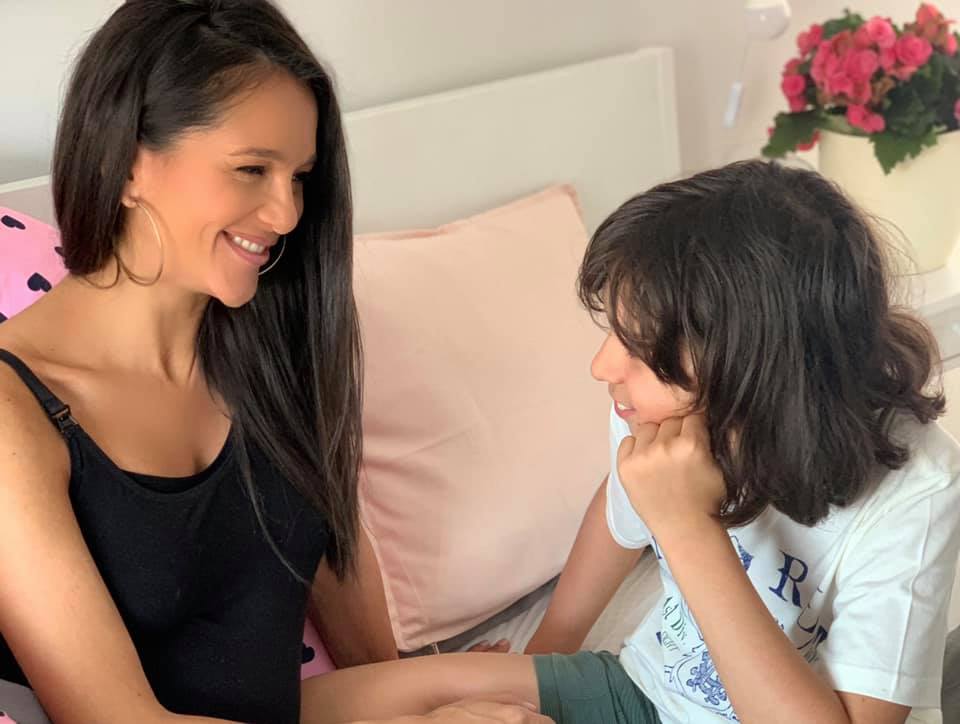 Cum poți sprijini viitorul copilului tău, mai mult decât printr-o îmbrățișare și o vorbă bună